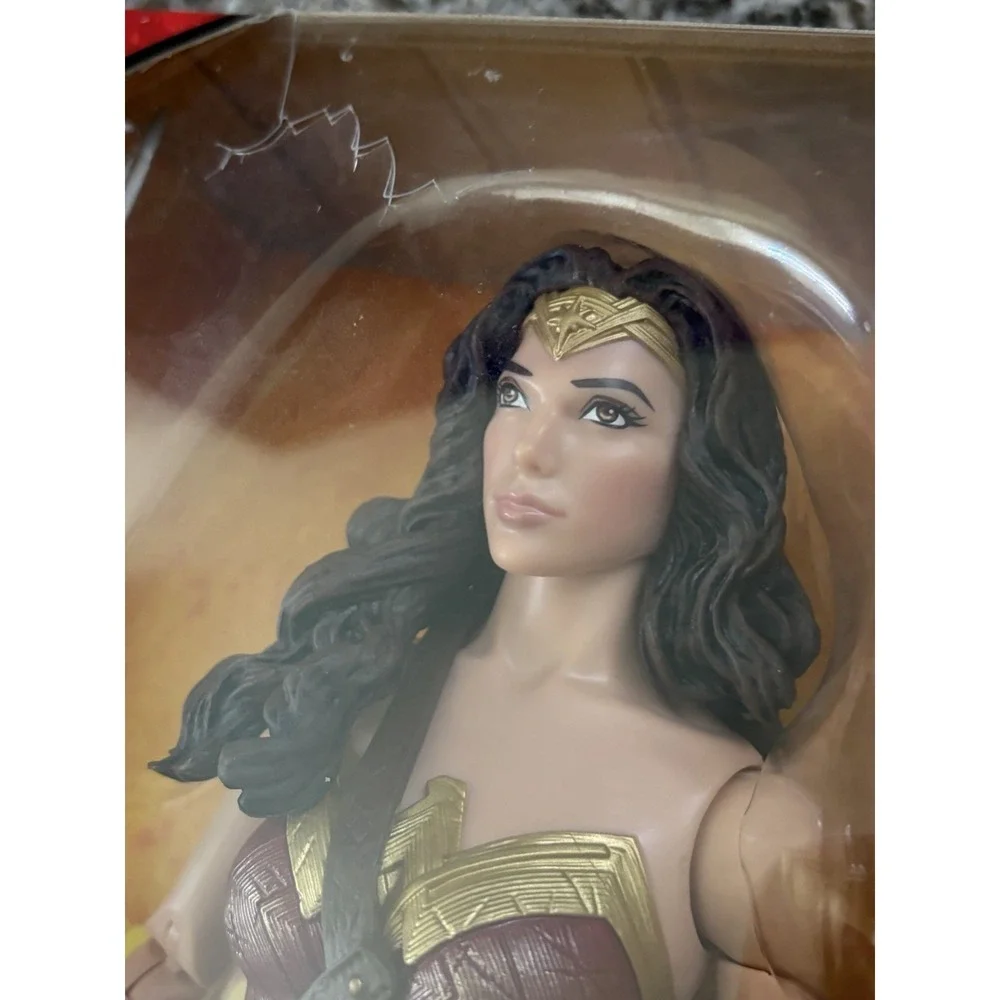 Wonder Woman Gal Gadot 12